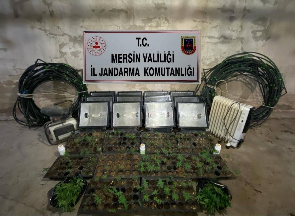 Mersin Jandarması, Tarsus'ta Uyuşturucu Operasyonuyla Şüpheliyi Yakaladı