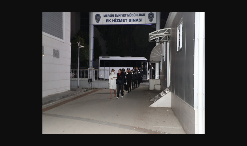 r10farabi 21 1100x650