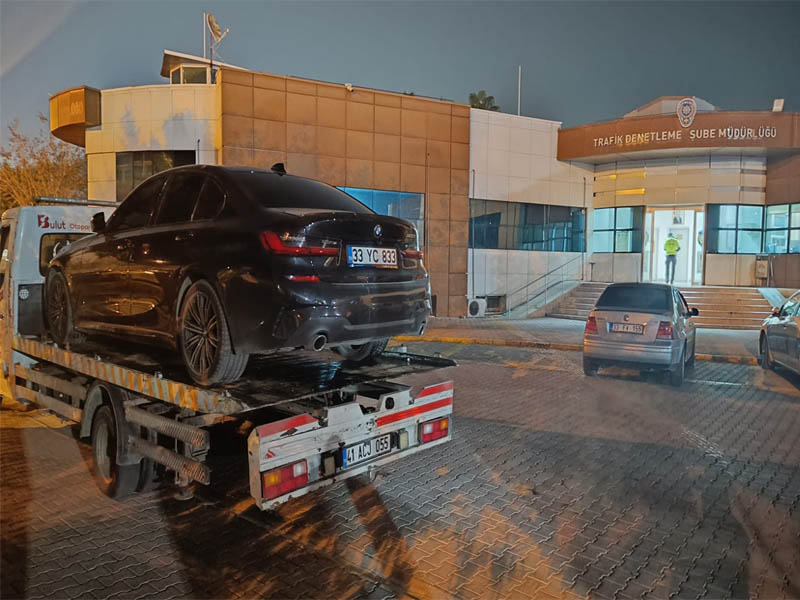 Mersin Emniyeti Drift Yapan Surucuye Cezayi Kesti