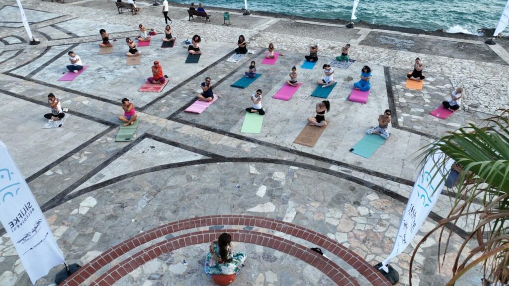 SILIFKE BELEDIYESINDEN YOGA GUNU ETKINLIGI