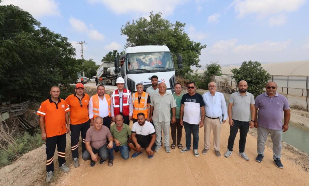 ARKUM MAHALLESINDE YOLLAR ASFALTLANIYOR