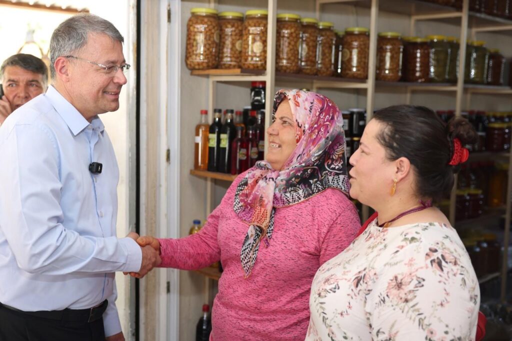 BASKAN TURGUT ‘BIZ HERKESI KUCAKLIYOR SILIFKEYI SEVIYORUZ