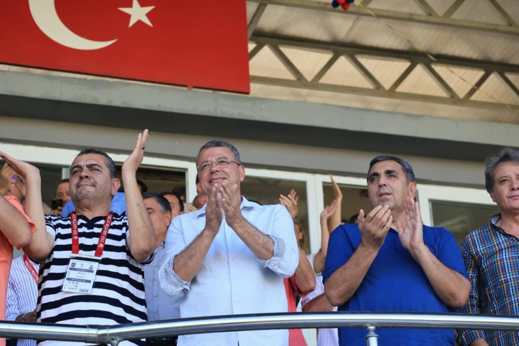 SILIFKE BELEDIYESPOR YOLUNA DEVAM EDIYOR