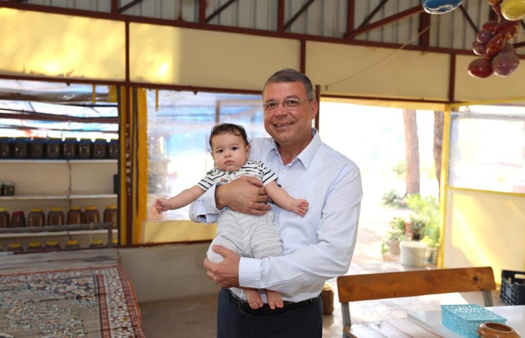 BASKAN TURGUT KARAHACILI DEGIRMENDERE SABAK ORTAOREN VE KARAKAYA MAHALLELERINI ZIYARET