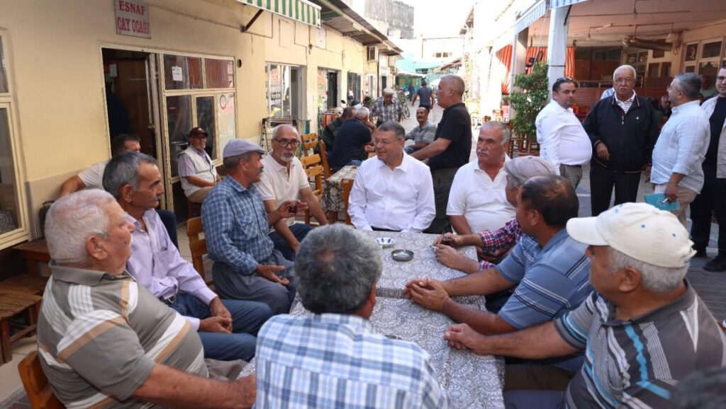 BASKAN TURGUTTAN GAZI VE GOKSUDA ESNAF ZIYARETI