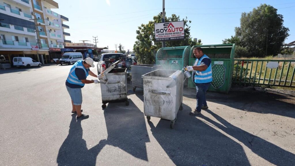 SILIFKEDE COP KONTEYNERLERI BAKIMDA