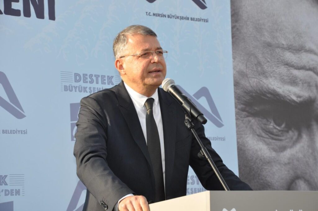 BASKAN TURGUT ‘ EMEKLILER CAYI 250 TLYE ICECEK OGRENCILER YEMEGI