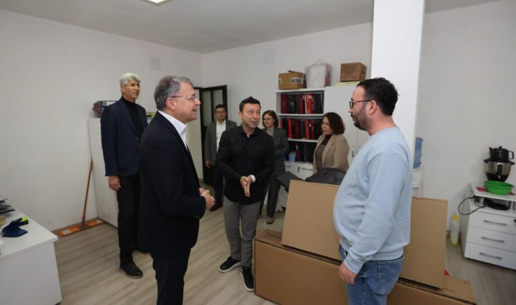 BASKAN TURGUT PERSONELININ YENI YILINI KUTLADI