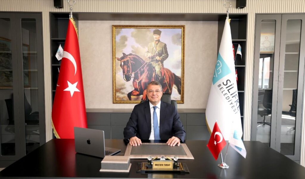 BASKAN TURGUTTAN ‘10 OCAK CALISAN GAZETECILER GUNU MESAJI