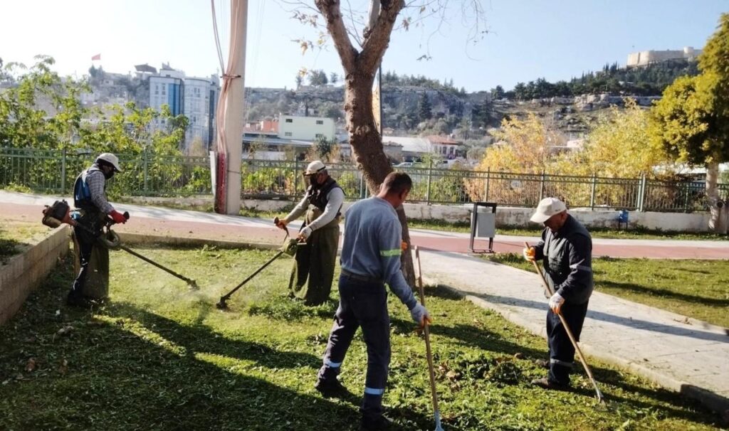 SILIFKE BELEDIYESI KENTI GUZELLESTIRIYOR