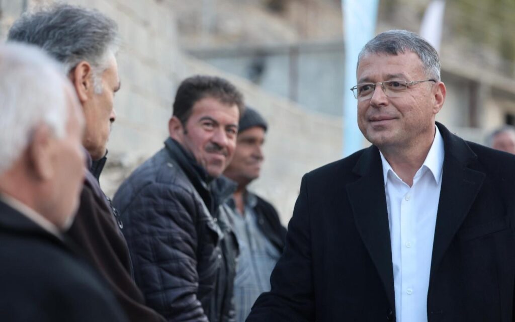 BASKAN TURGUT IFTARDA SARIAYDINLILARLA BIR ARAYA GELDI