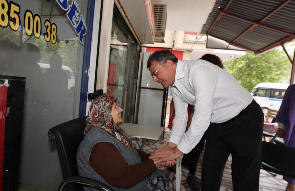 BASKAN TURGUT ESNAF ILE KAHVALTIDA BIR ARAYA GELDI