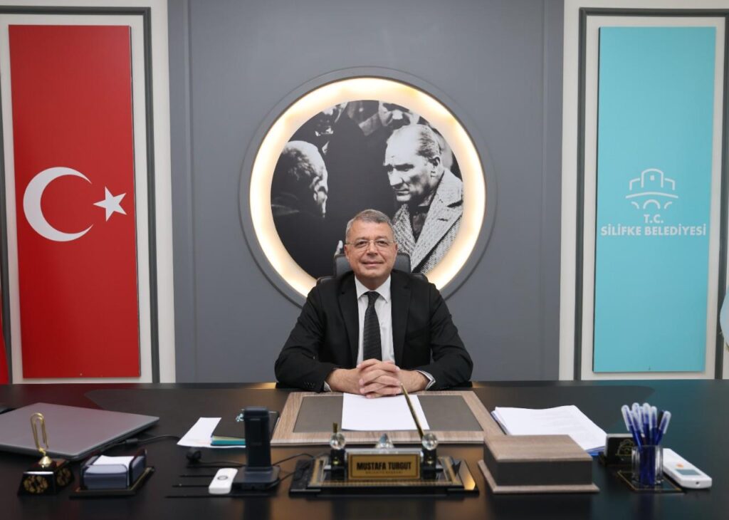 Silifke Belediye Baskani Mustafa Turguttan 29 Ekim Cumhuriyet Bayrami Mesaji