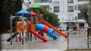 Silifke Belediyesinden Gazi Mahallesine Yeni Cocuk Oyun Parki